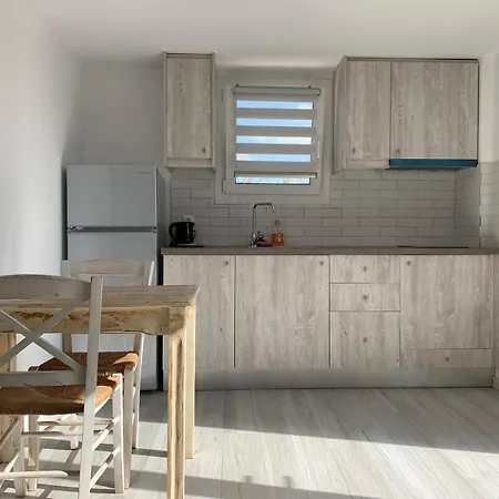 Sun Apartment *